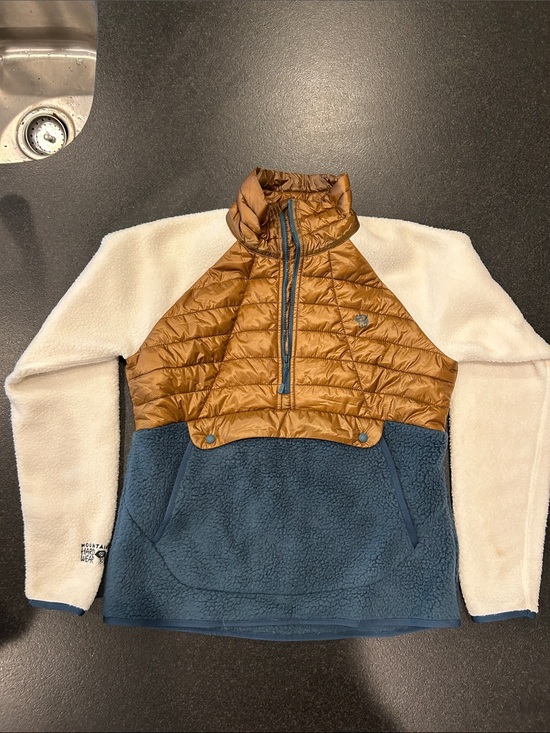 Mountain Hardwear Jackets & Blazers - Women’s Mountain Hardwear Quilted Fleece Hybrid Pullover - Tan, Blue, Cream